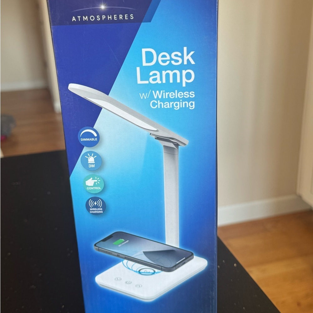 Atmosphere Silver Desk Lamp with Wireless Charging never open